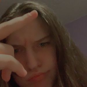 Meet your Posher, Chloe